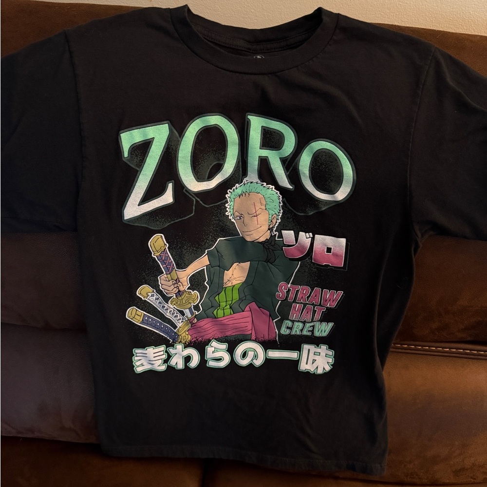 Hot topic one piece zoro “straw hat crew” graphic t-shirt size small